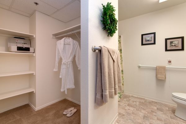 The Woodmark at Uptown - image 1