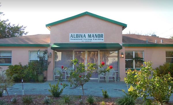 Albina Manor - image 1