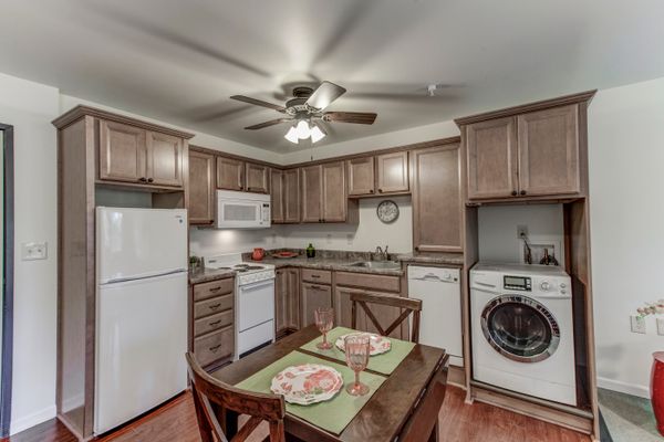 Elizabeth Gardens - image 1