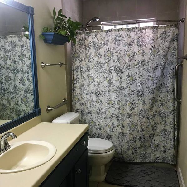 Roses Assisted Living - image 1