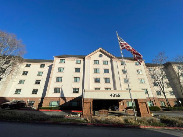 Dunwoody Pines Retirement Community - image 1