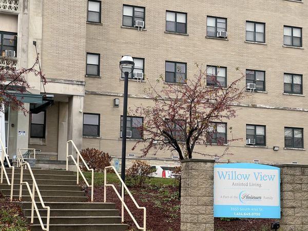 Willow View in Milwaukee - image 1