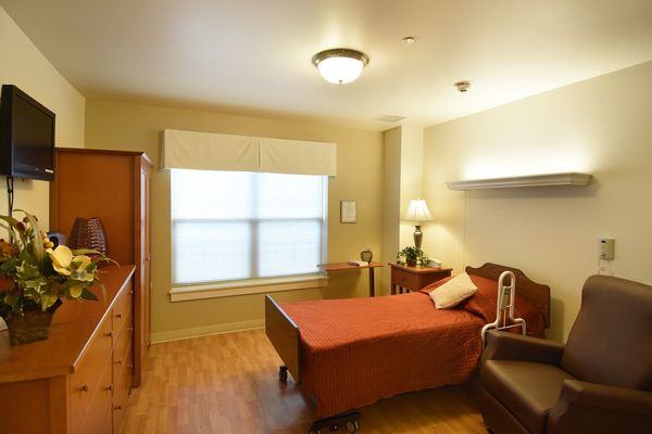 Clare Oaks - image 1