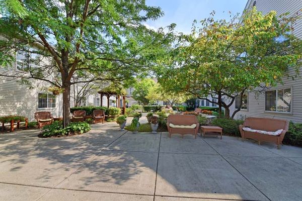 Eden Vista Burr Ridge - image 1