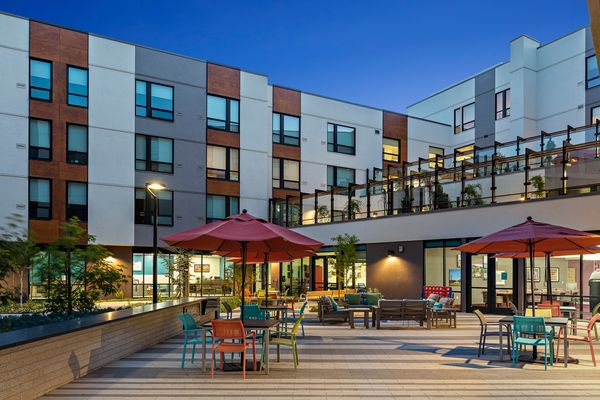Frank Residences - image 1