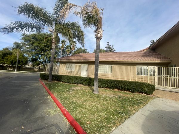 Desert Hills Memory Care Center - image 1