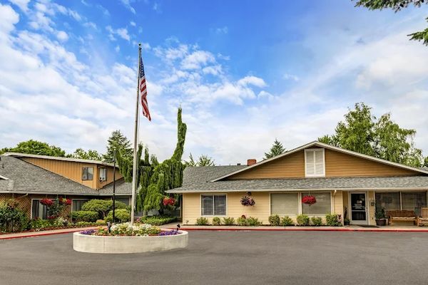 Kamlu Retirement Inn - Vancouver - image 1