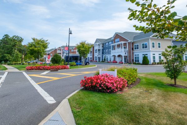 Brightview Sayville - image 1