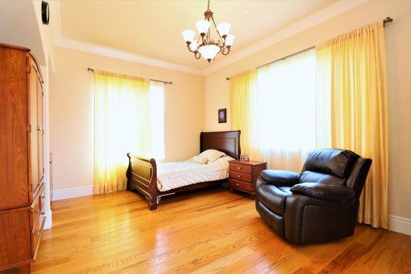 Astoria Retirement Residences - image 1