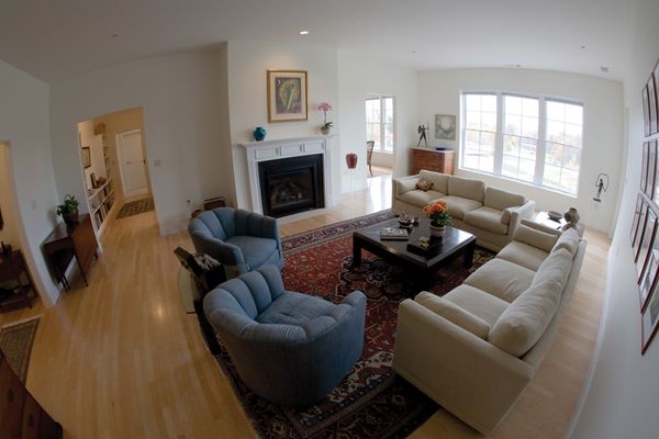 South Franklin Circle - image 1