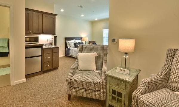 Field Pointe Assisted Living - image 1