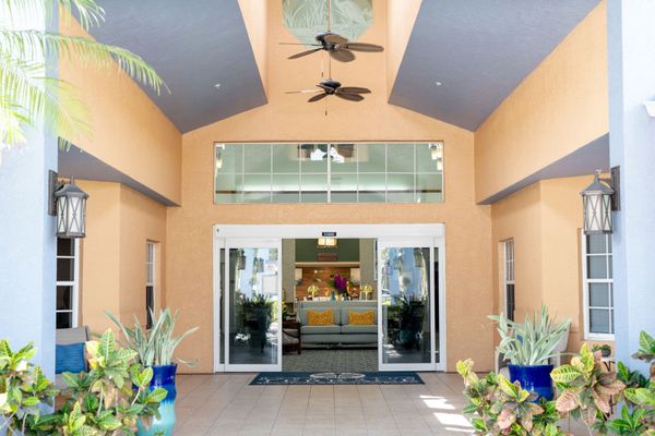 Barrington Terrace of Fort Myers - image 1