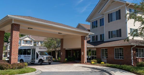 Holiday Willow Grove - image 1