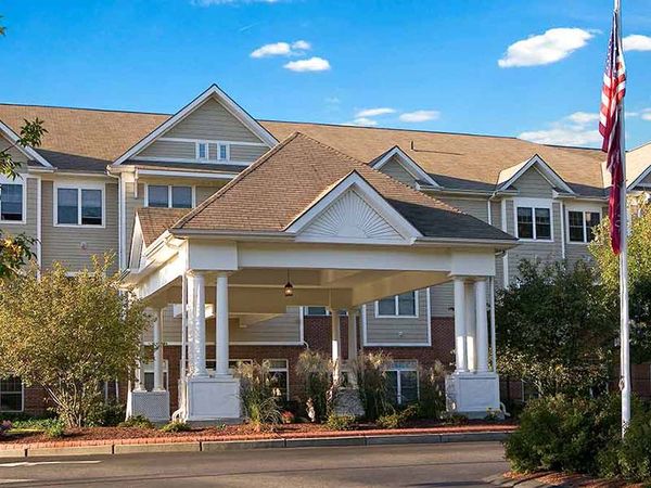 Atria Bay Spring Village - image 1