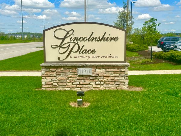 Lincolnshire Place - Fort Wayne - image 1