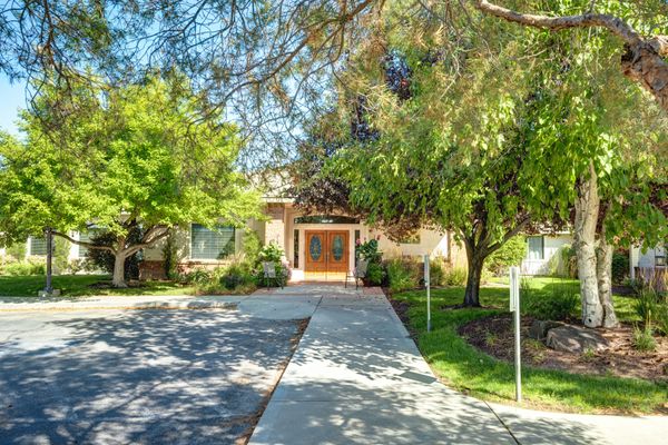Overland Court Senior Living - image 1
