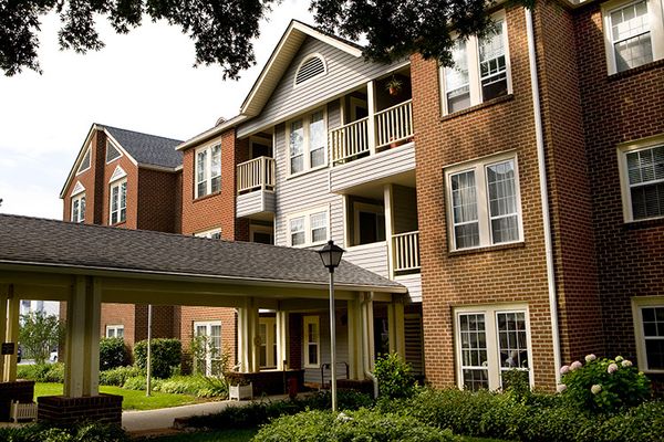 First Colonial Inn - image 1