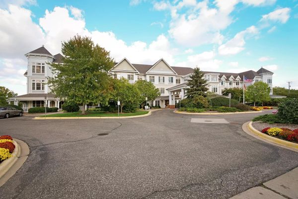 StoryPoint Golden Valley - image 1