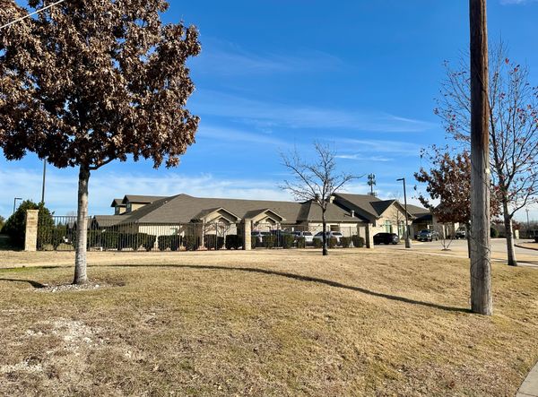 Colonial Oaks Senior Living at Campbell Park - image 1