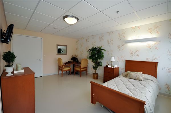 The Pines at Utica Center for Nursing & Rehabilitation - image 1