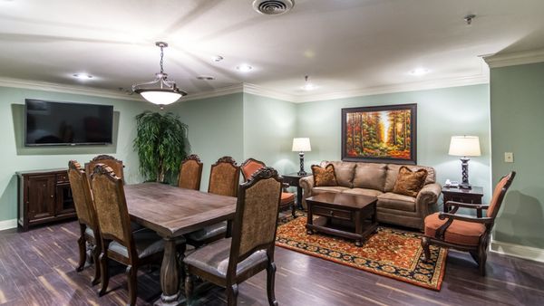 The Retreat at Kenwood - image 1