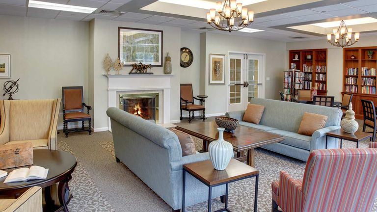Atria East Northport, East Northport, NY 3