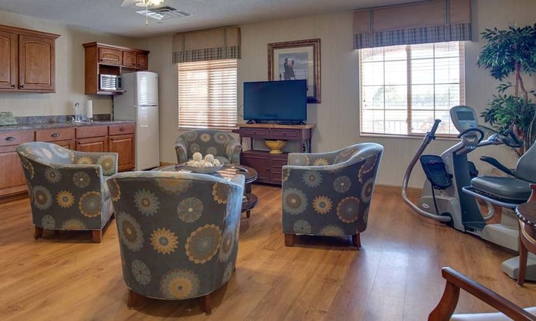 Waldron Place, Hutchinson, KS 2