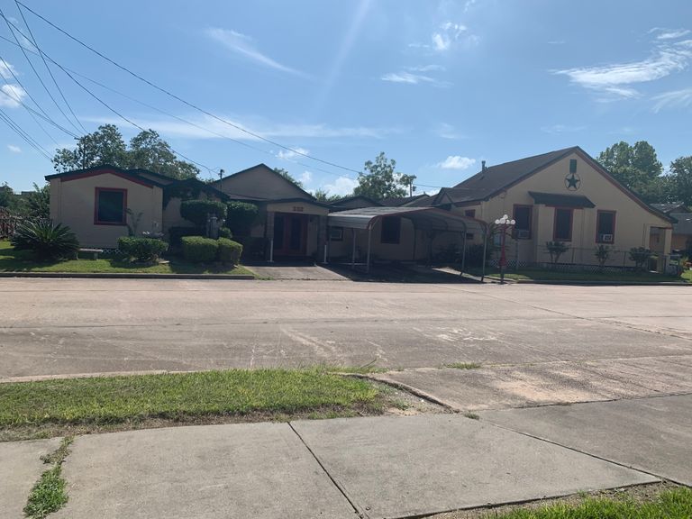 White's Cottage Center, Angleton, TX 2