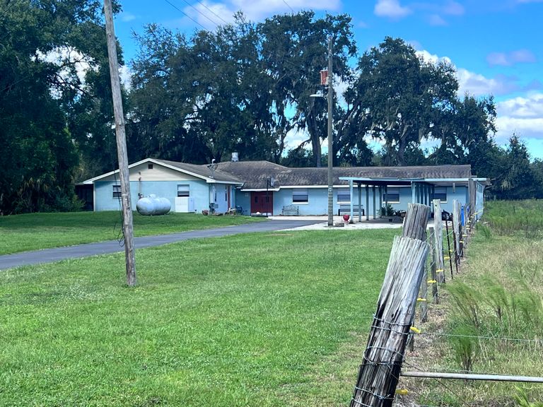 Sharick's Deck Retirement Ranch, Plant City, FL 3