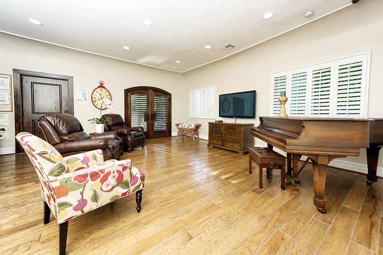 Raya's Paradise, Inc., Los Angeles, CA 2