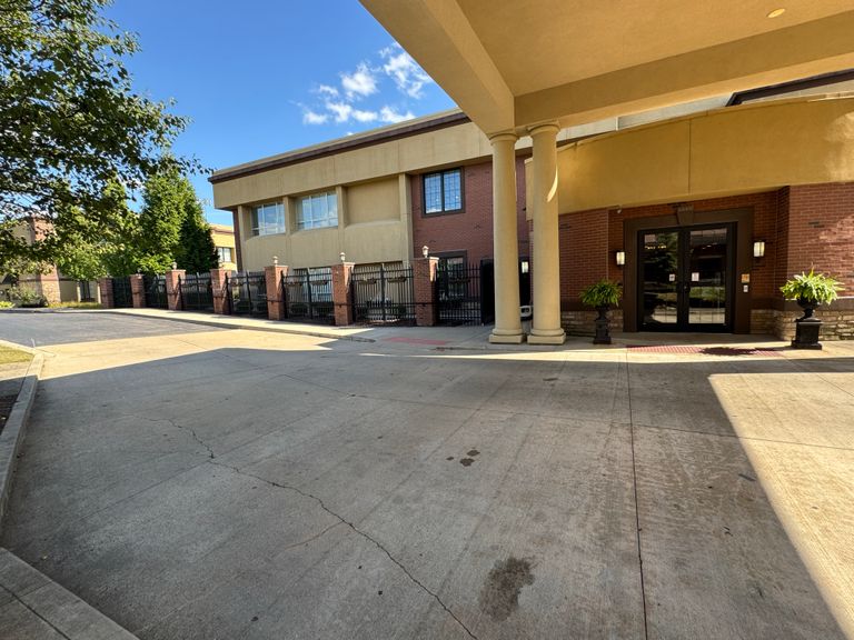 The Carlyle House, Kettering, OH 3