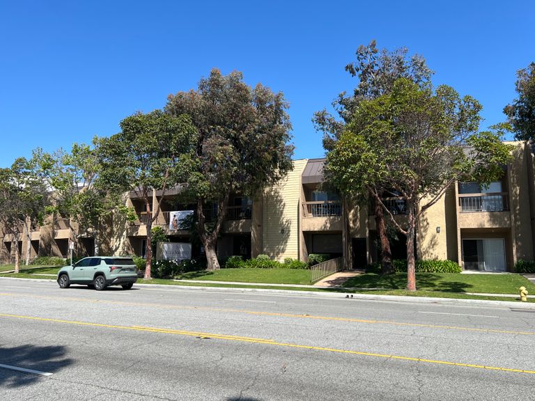 Villa Sorrento, Torrance, CA 3