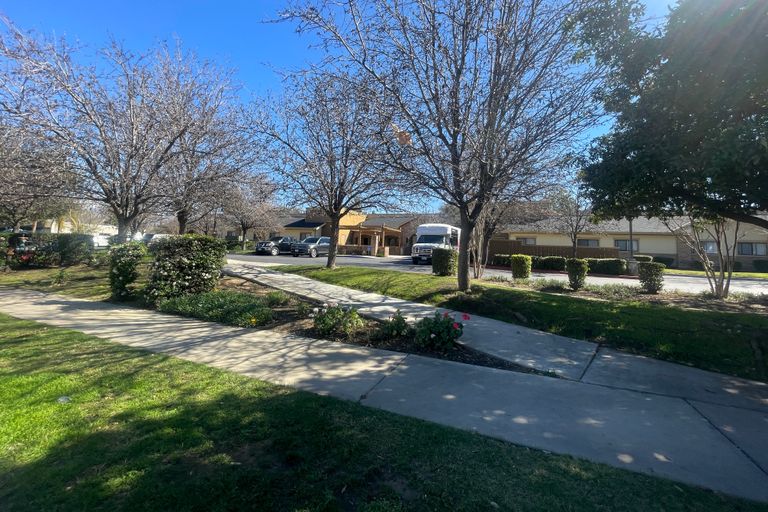 Summerfield Memory Care Of Redlands, Redlands, CA 2