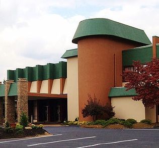The Gardens Of Lincoln Court, North Versailles, PA 2