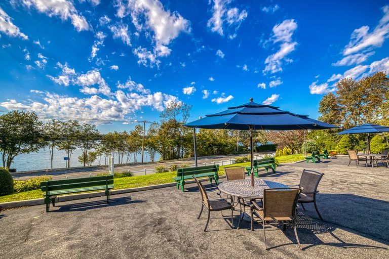 Amber Court & the Alcove on the Lake, Ronkonkoma, NY 3