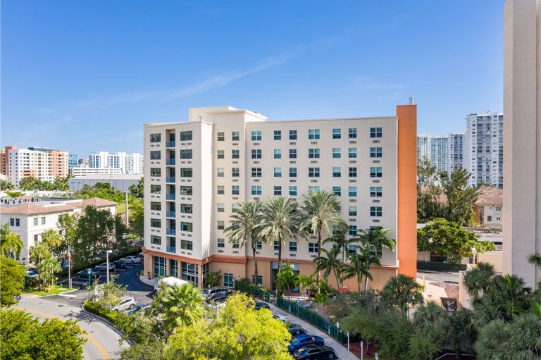 The Sterling Aventura, Aventura, FL 1