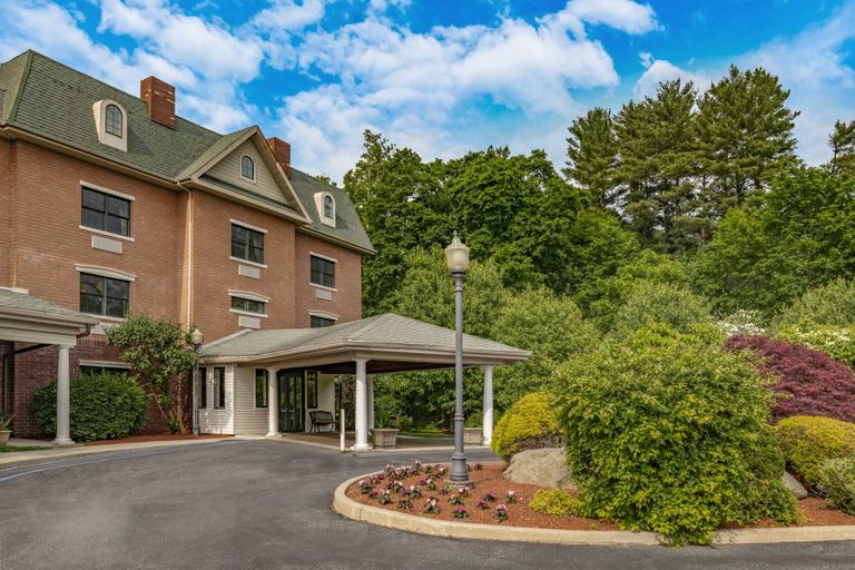 Holiday The Manor at Woodside, Poughkeepsie, NY 1