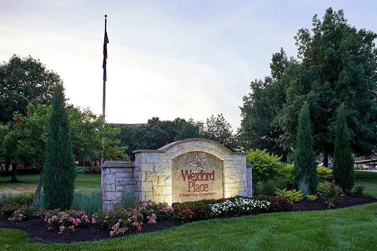 Senior Star At Wexford Place
, Kansas City, MO 1