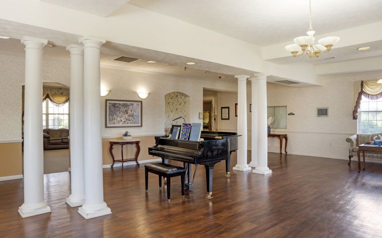 Charlton Place Rehabilitation & Health Care Center, Deatsville, AL 3