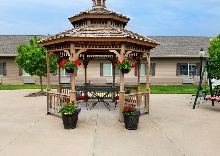 Courtyard Estates Of Bushnell, Bushnell, IL 3