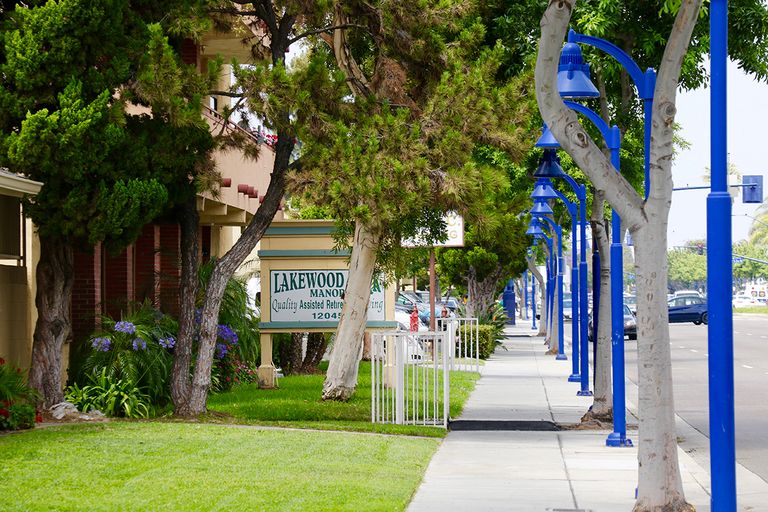 Lakewood Park Manor, Downey, CA 2