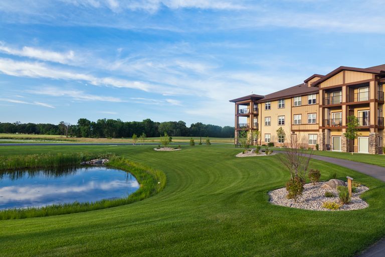 Grand Arbor by Vivie, Alexandria, MN 1