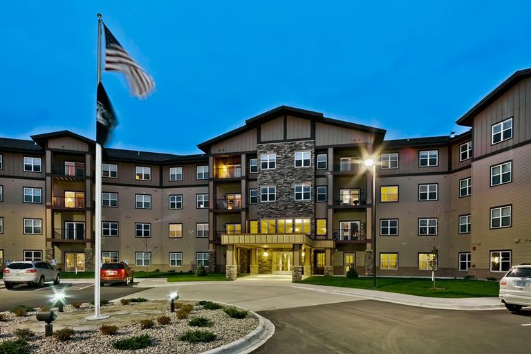 Grand Arbor by Vivie, Alexandria, MN 3