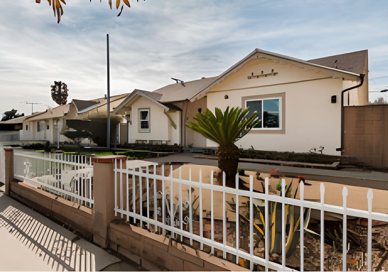 Primrose 2, Canoga Park, CA 3
