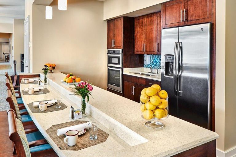 The Sheridan at Green Oaks, Lake Bluff, IL 3