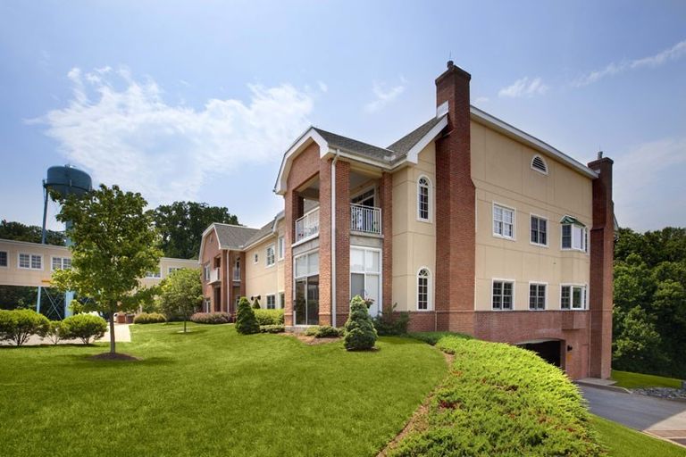 Oak Bridge Terrace At Country House, Wilmington, DE 2
