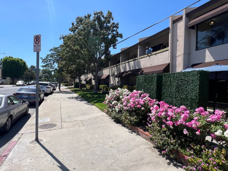 Abbey Road Villa, Sylmar, CA 2