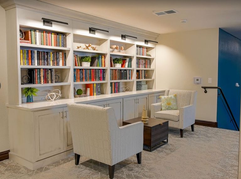 Round Lake Senior Living , Arden Hills , MI 3