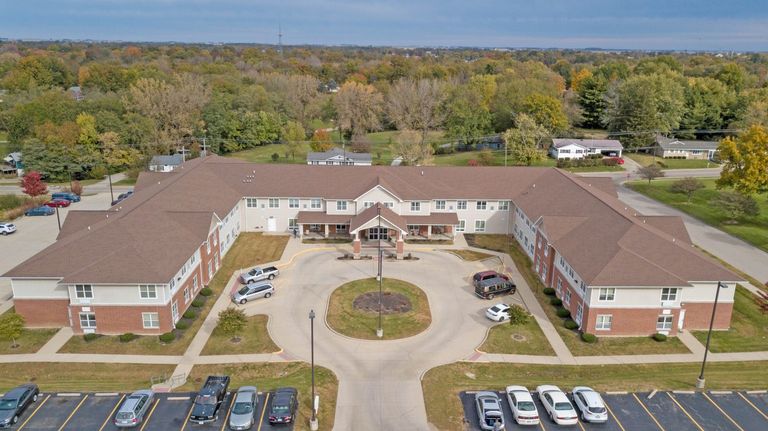 Heritage Woods of Charleston, Charleston, IL 1
