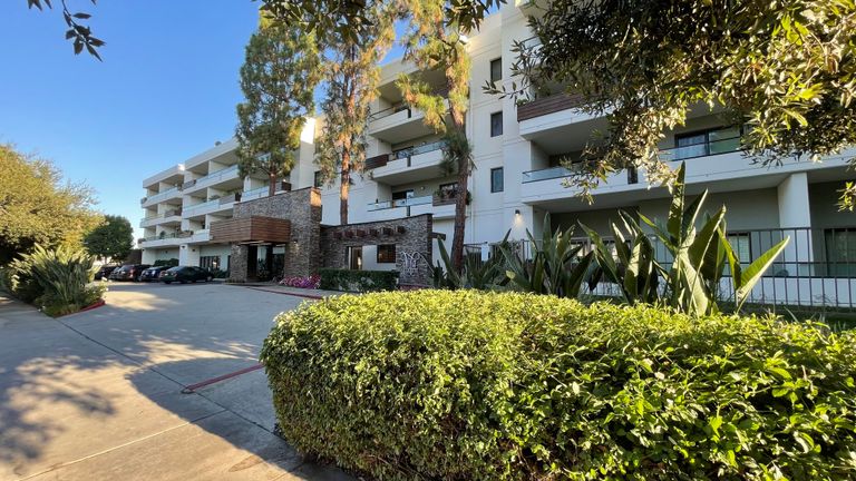 Summer House Memory Care at Villa Gardens, Pasadena, CA 3